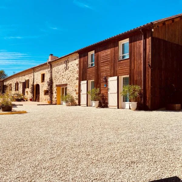 3-Star Tourism Rated Holiday Home with Air Con and Private Heated Pool - 40 Mins from Bergerac，位于Capdrot的酒店