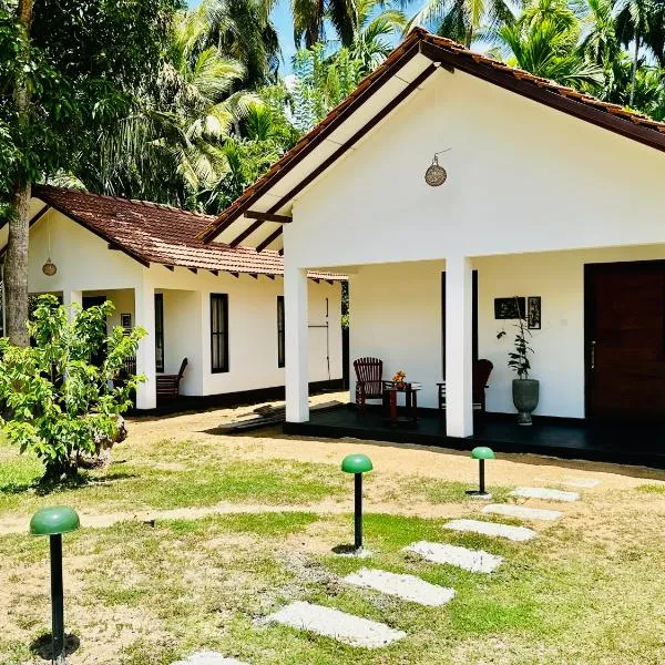 Charitha Rest，位于安帕赖的酒店