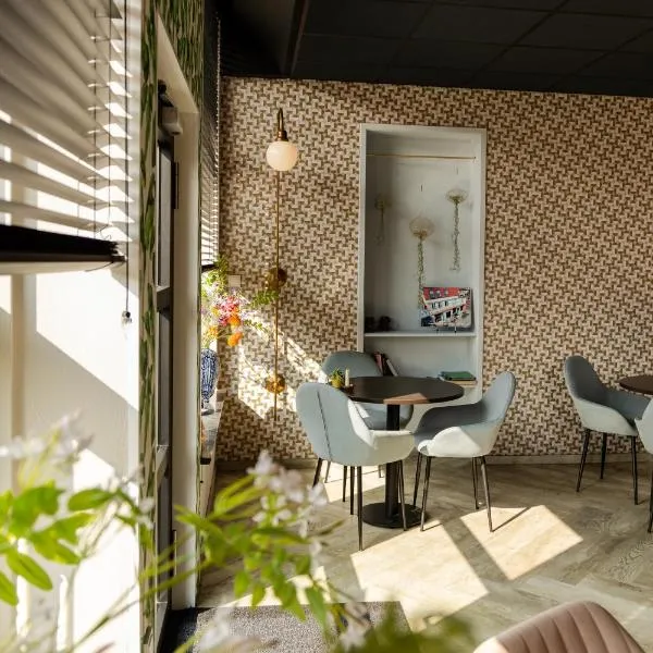 Boutique Hotel Charley's，位于韦斯特卡佩勒的酒店