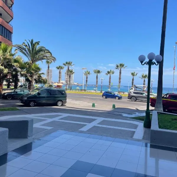 Moderno departamento en Iquique 3D2B con estacionamiento a pasos de playa Cavancha，位于伊基克的酒店