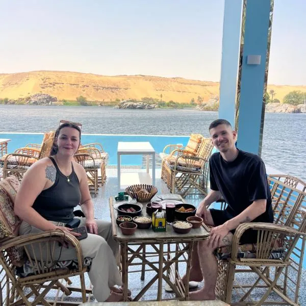 Kafana Guest House Nile View，位于阿斯旺的酒店