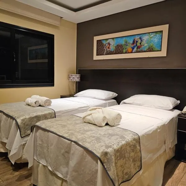 Hotel Grand Lago，位于波萨达斯的酒店