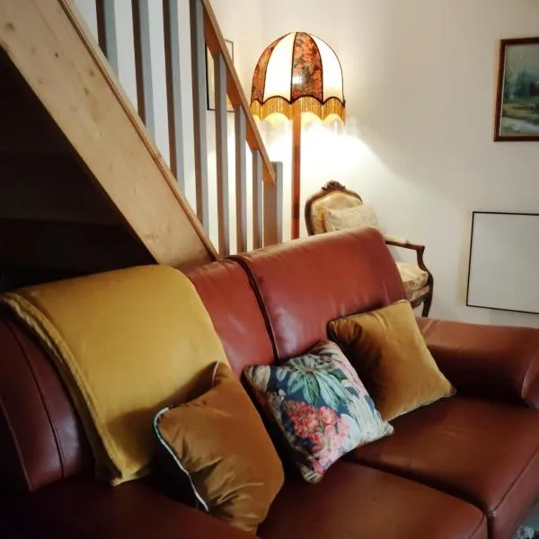 Cozy self contained modern home near Carcassonne，位于Badens的酒店