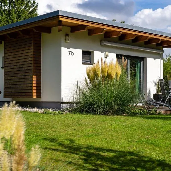 Ferienhaus Kleine Sommerliebe - mit Garten am Radwanderweg，位于Warenshof的酒店