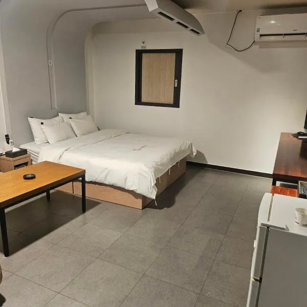 Guri C Boutique Hotel，位于九里市的酒店