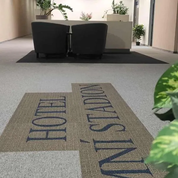 Hotel Zimní stadion，位于普热罗夫的酒店