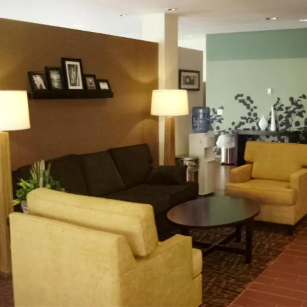 东锡拉丘兹司丽普套房酒店，位于东叙拉古的酒店