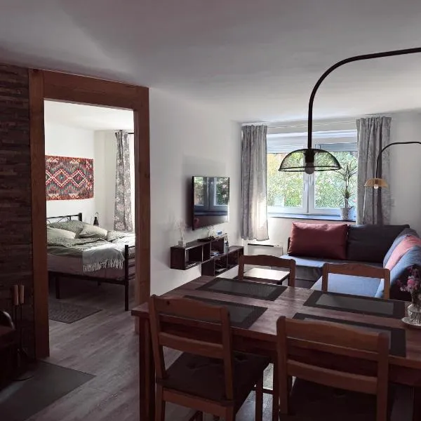 Csöpi Apartman Tapolca，位于陶波尔曹的酒店