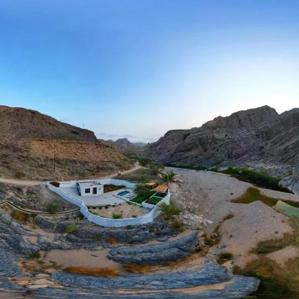 Wadi Arbeieen Chalet，位于Masqab的酒店