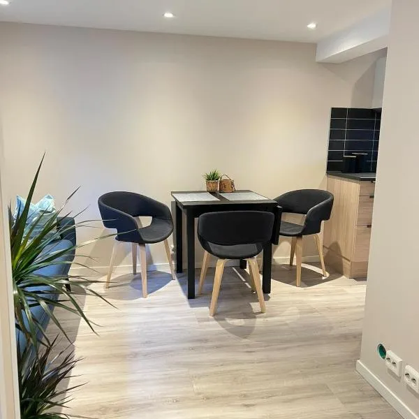 Free parking grand floor Apartment in Ålesund，位于奥勒松的酒店