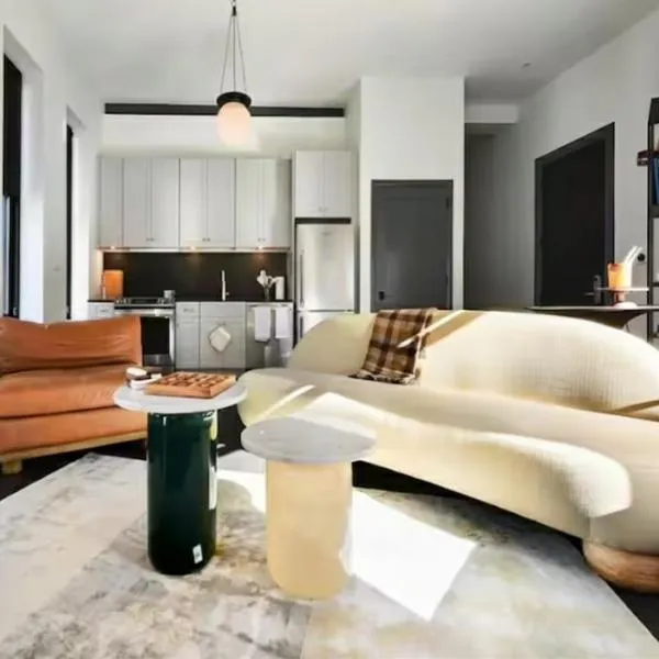 Remodeled 2BR Downtown Near Acrisure Stadium，位于匹兹堡的酒店