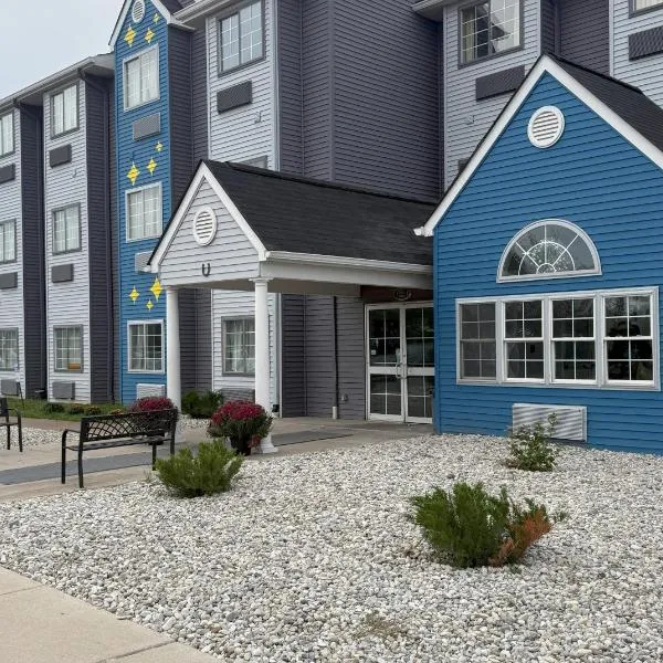 BlissPoint Inn & Suites, Northwood，位于诺斯伍德的酒店