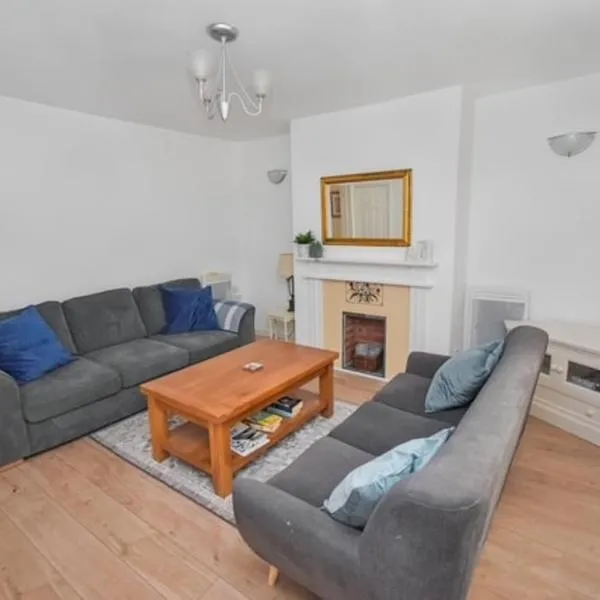 Townhouse Okehampton Close to Dartmoor，位于欧克汉普敦的酒店