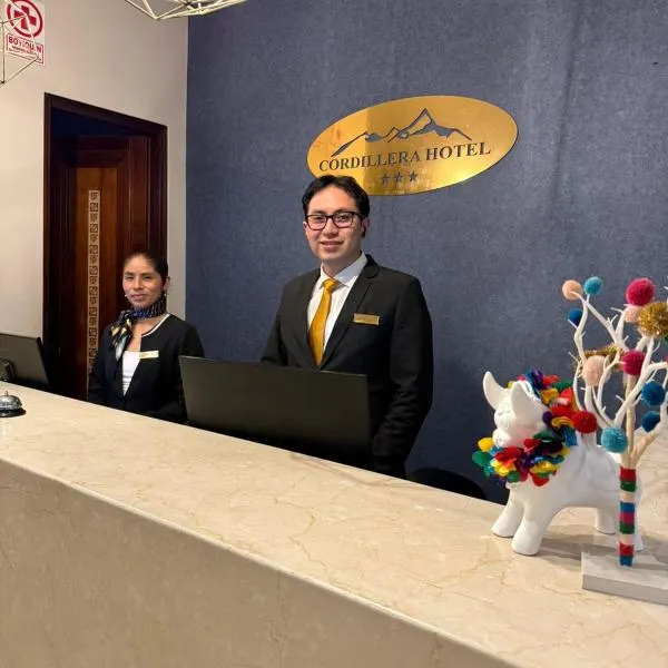 Cordillera Hotel，位于瓦拉斯的酒店