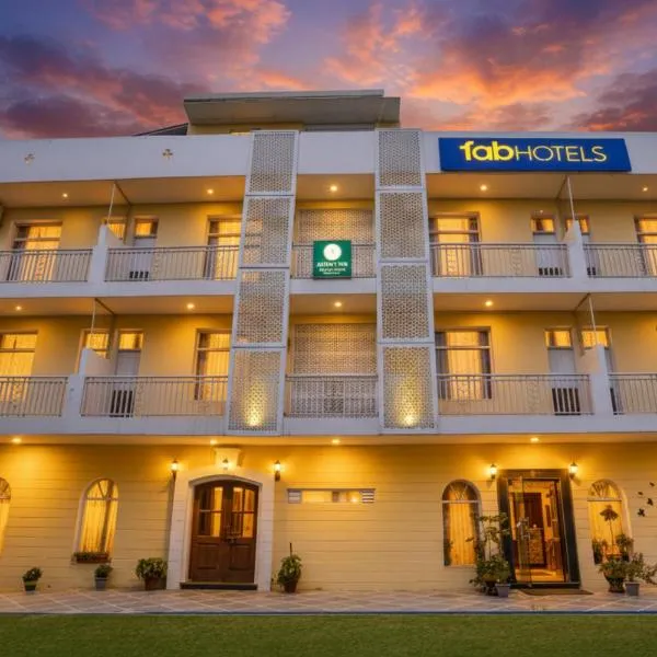 FabHotel Aravali Suites, DLF Phase 3，位于古尔冈的酒店
