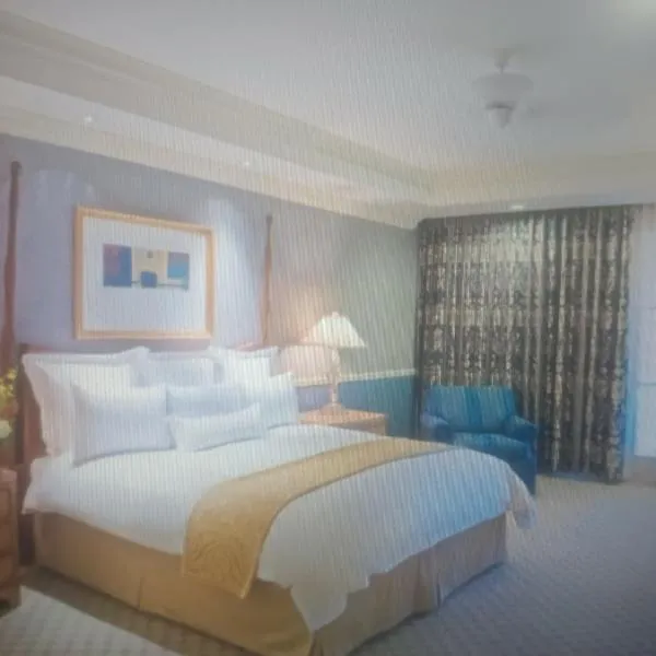 Hotel Abhishek，位于Bahādrābād的酒店