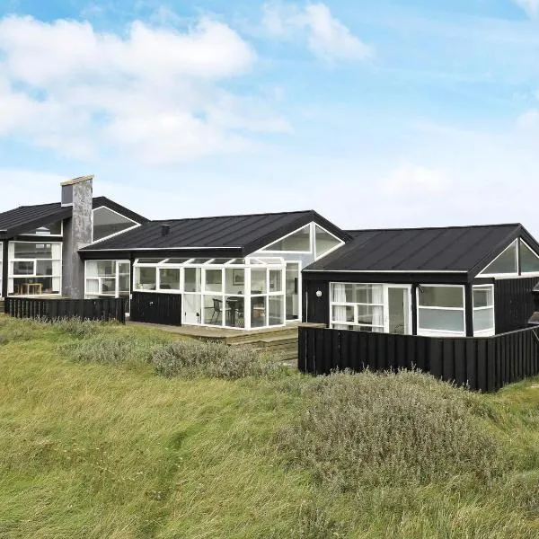 Luxury Beachfront Retreat - By Traum Ferienwohnungen，位于罗胡斯的酒店