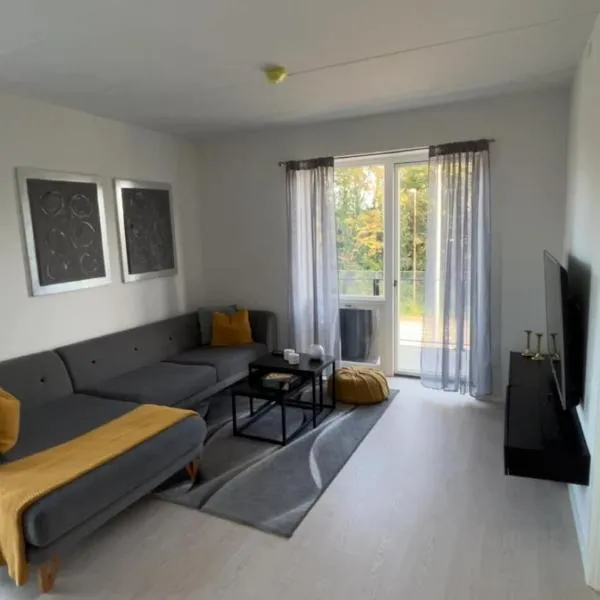 Bright and modern apartment with balcony close to Aarhus C，位于奥胡斯的酒店