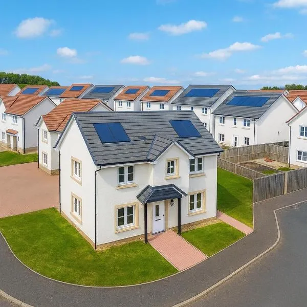 3BR Detached Home, Driveway & Large Rear Garden，位于Hogganfield的酒店