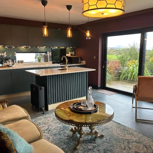 The ring fort lodge，位于格伦蒂斯的酒店