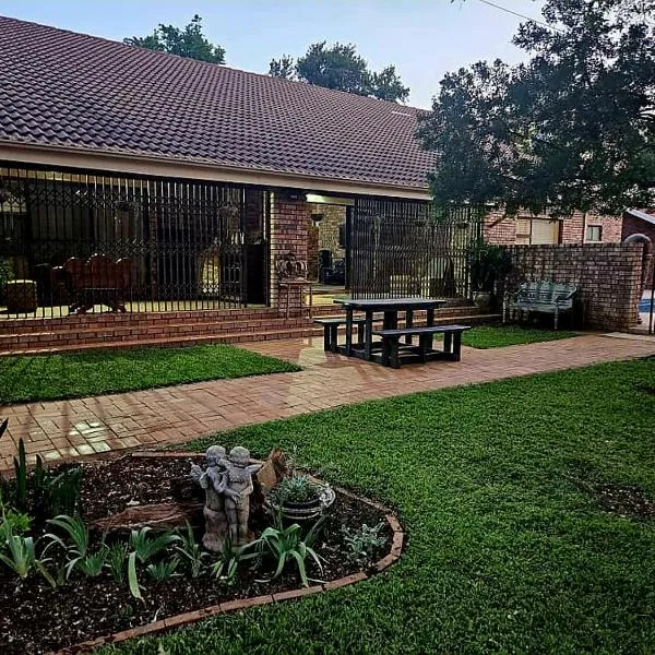 Chandané Guesthouse，位于塔巴津比的酒店