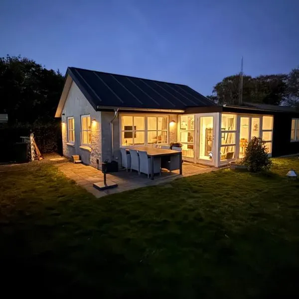 Smukt sommerhus nær Ribe C inkl rengøring，位于里伯的酒店