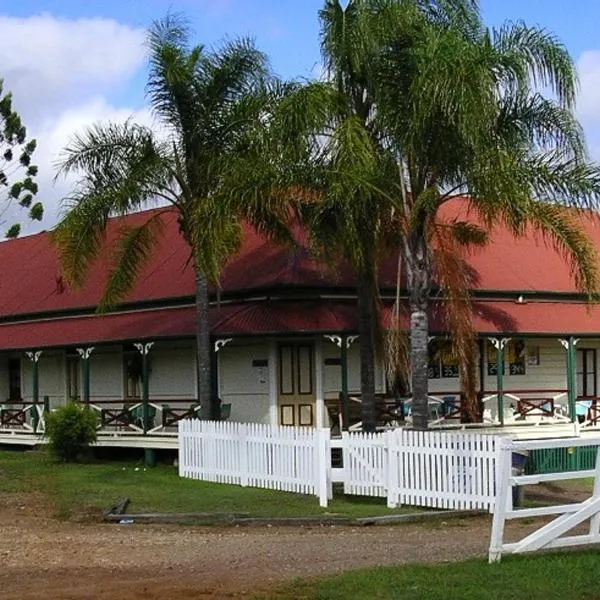 The Hideaway Hotel，位于Tiaro的酒店