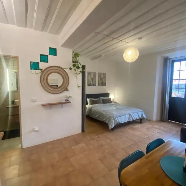 Casa lovits - Cozy One-Bedroom Apartment with Modern Comforts，位于Espinhal的酒店