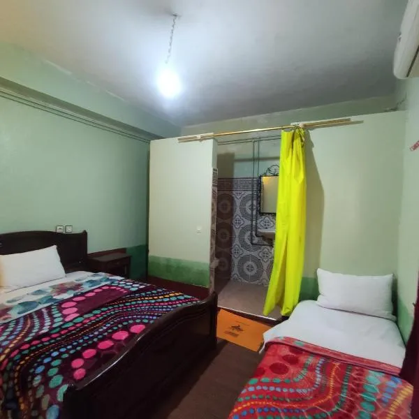 Le LAC Auberge Camping Todra，位于廷吉尔的酒店