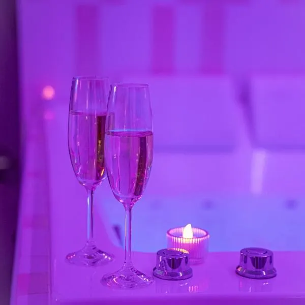 Love room à 30 mn des plages et de Vannes，位于Questembert的酒店