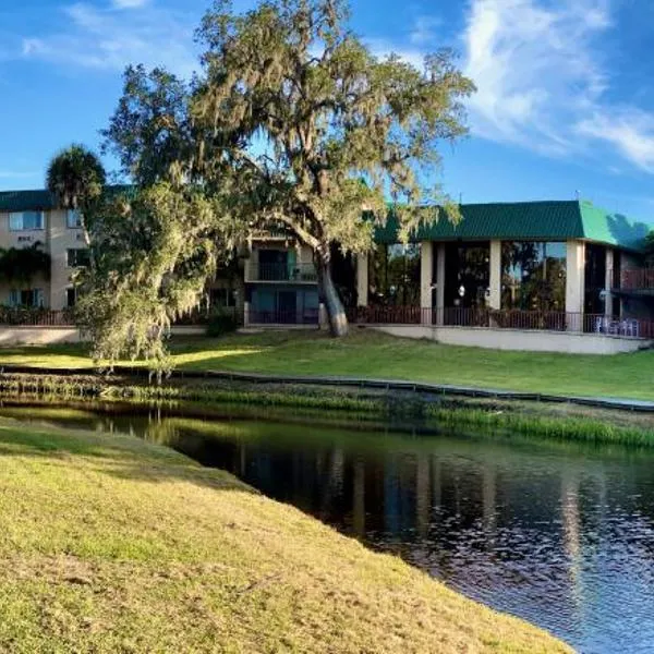 The Riverhouse at Christian Retreat Conference Center，位于布雷登顿的酒店