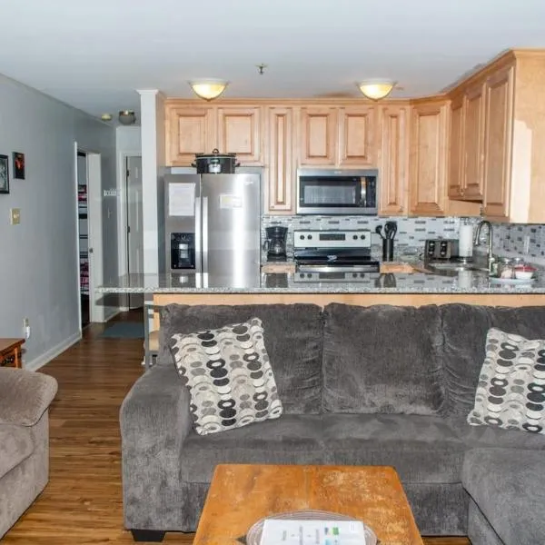 Winterplace Ski In Ski Out First Floor D104，位于Ghent的酒店