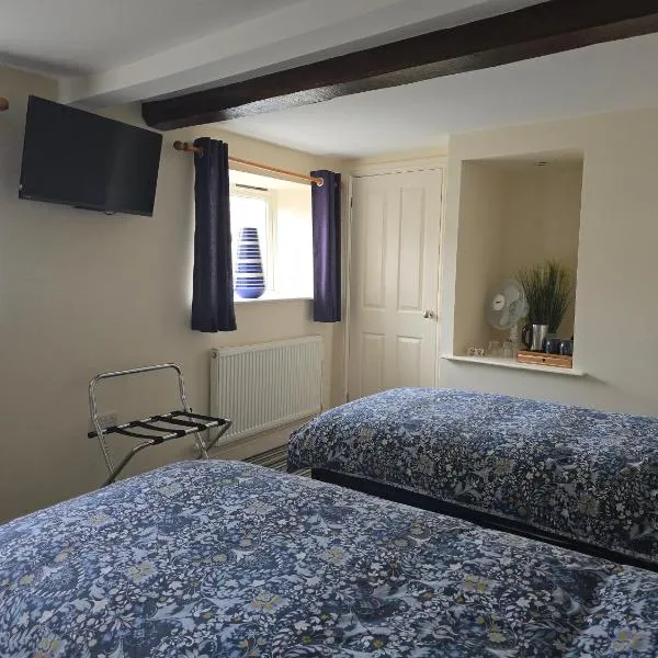 Twin Room - The Unicorn Hotel，位于拉尼德洛伊斯的酒店