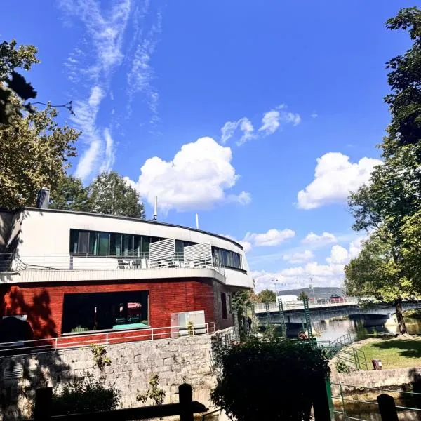 Hotel Paviljon，位于比哈奇的酒店