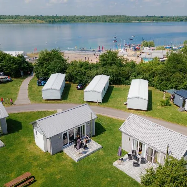 ALL-on-SEA Camp & Sport Resort Leipzig am Schladitzer See，位于拉克维茨的酒店