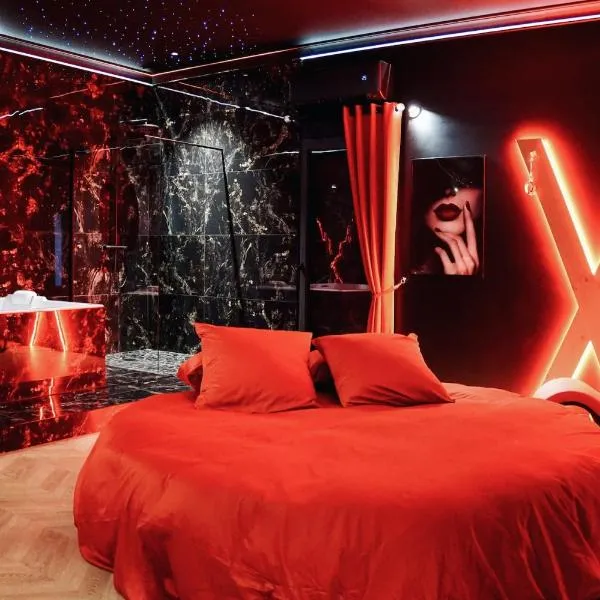 La Carolina - Love Room - Luxe - Balnéo，位于圣让-德蒙的酒店