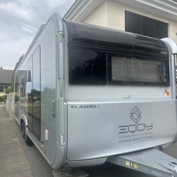 Beautiful, luxurious Caravane property，位于罗特里斯特的酒店