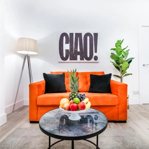 Contractor Accommodation - Parking - Fast WiFi - Sleeps 9 - Flexible Stay，位于莱姆河下游的纽卡尔斯的酒店