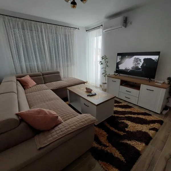 Apartman Aurora，位于Modriča的酒店