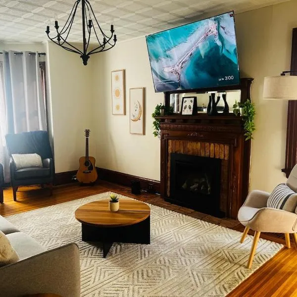 Elegant Retreat Niagara Falls, CA，位于尼亚加拉瀑布的酒店