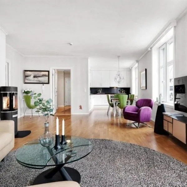 Central, lovely apartment with a unique view，位于卑尔根的酒店