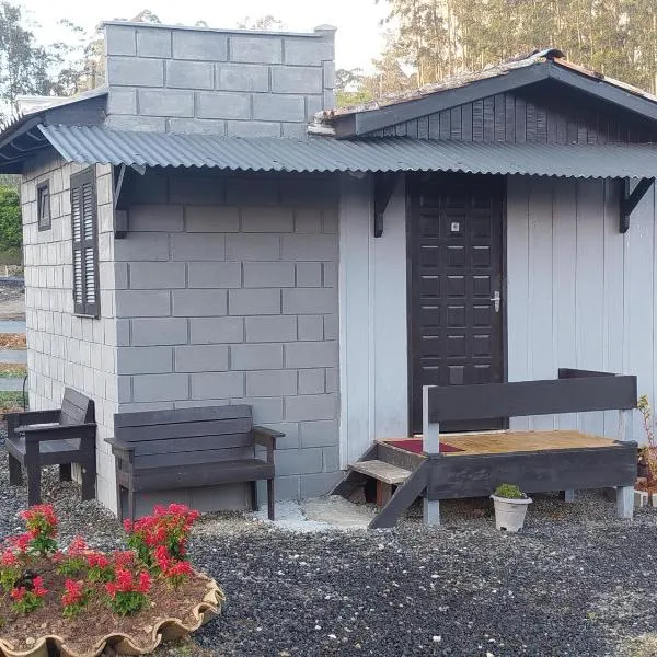 Bella montanha pousada e camping，位于劳鲁米莱的酒店