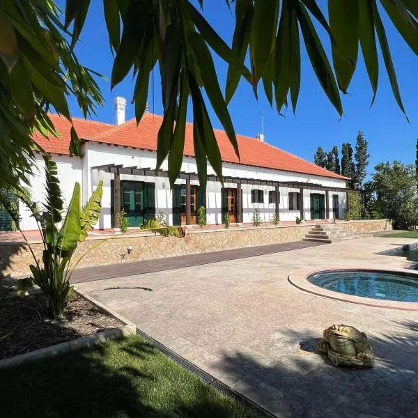 Colonial Farmhouse with Cottage - Lugar Minas da Caveira，位于格兰杜拉的酒店
