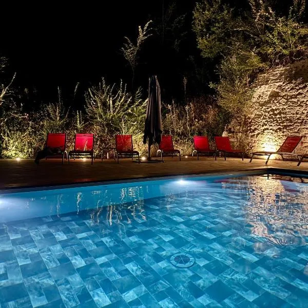 Le gîte 24 proche du Futuroscope - Jacuzzi compris，位于Beaumont的酒店