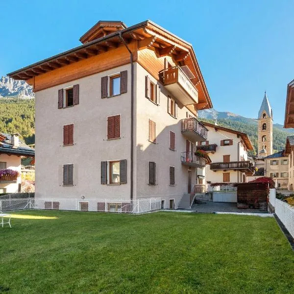 Mansarda Combo，位于博尔米奥的酒店