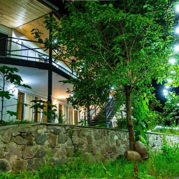 Hotel-GVALA，位于瓦尔齐亚的酒店