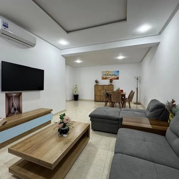 CORALIA Bel F3 N35，位于乌季达的酒店