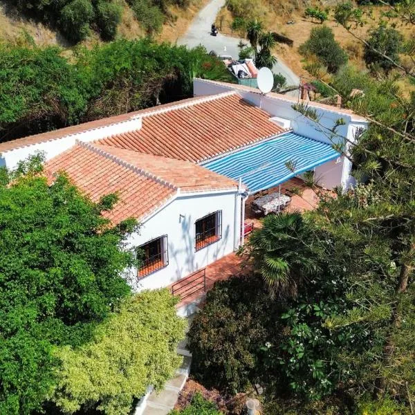 Casa rural Benthomiz 210, Algarrobo, Málaga, España，位于阿尔加罗沃的酒店