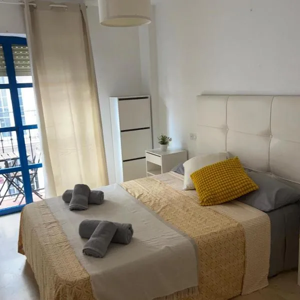 Capitán - 2 habitaciones centro de Fuengirola，位于福恩吉罗拉的酒店