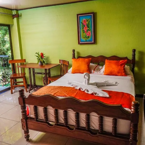 Hospedaje Angeluz，位于Quesada的酒店